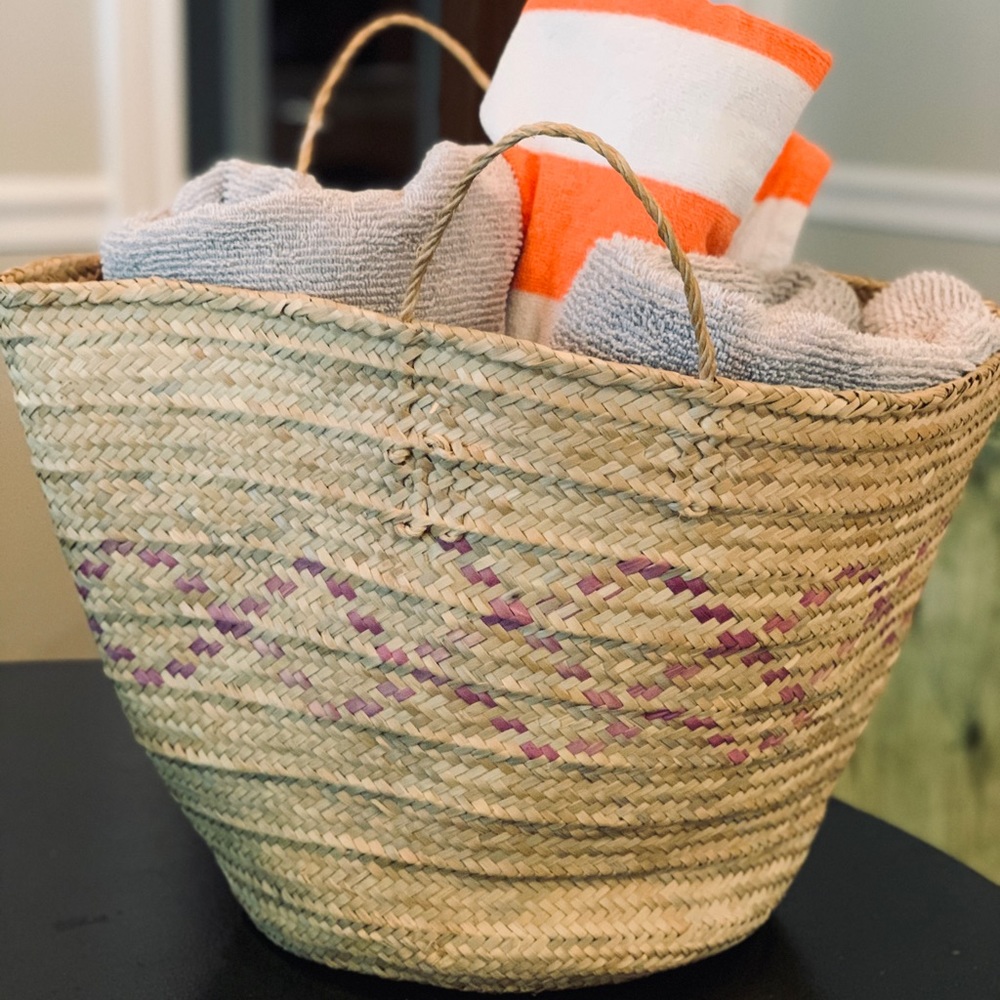 Wicker tote bag